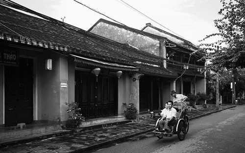 Peaceful Hoi An City in early morning - ảnh 18
